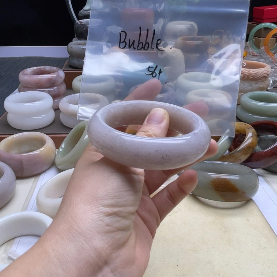 B***.石英质玉（非洲翠）未镶嵌手镯
