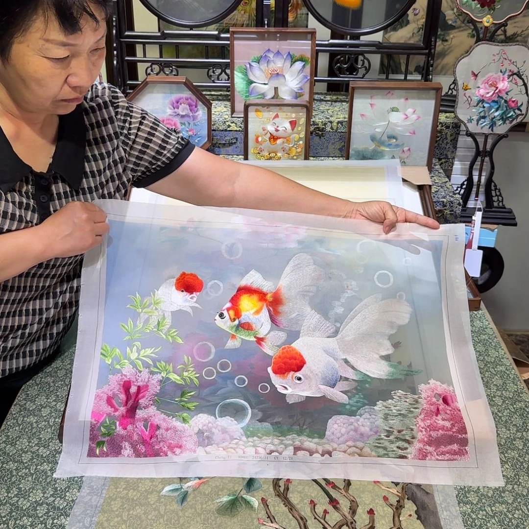 刺绣刺绣工艺精湛独特设计新颖时尚