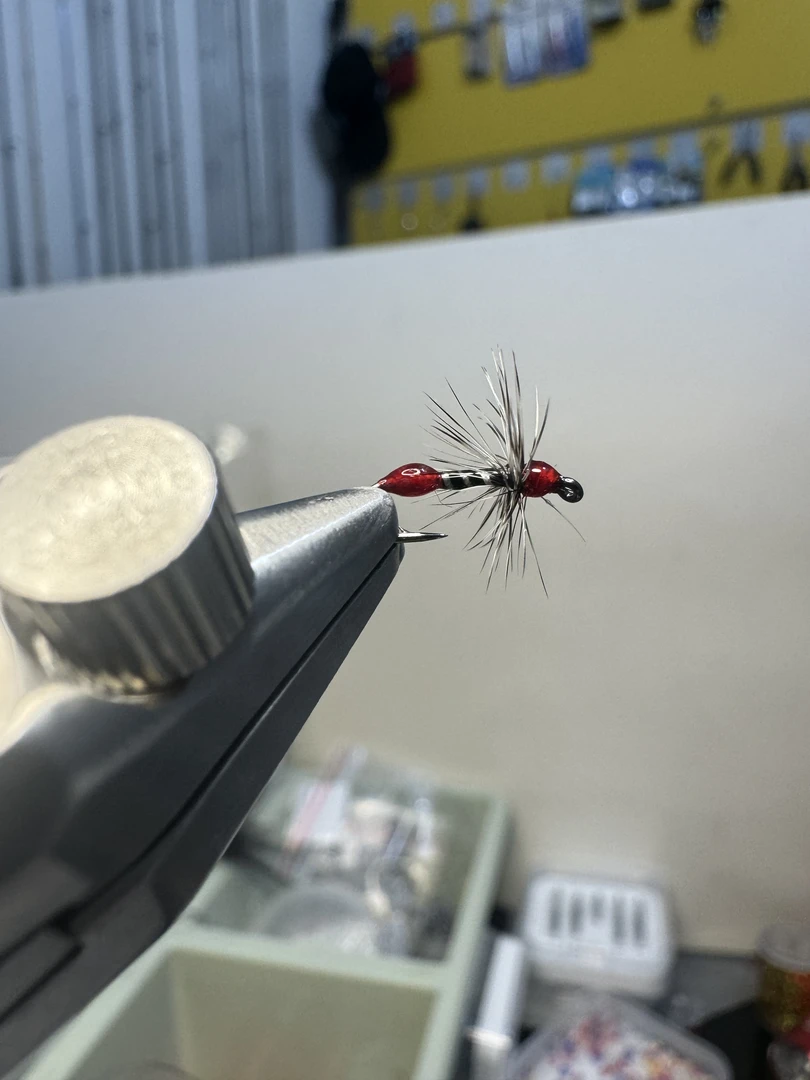 溪流溪哥生路亚真专用拟饵蓑羽血蚁飞蝇钩