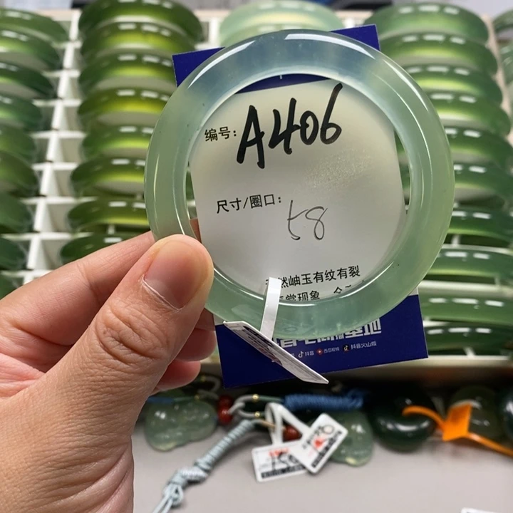 再***狗蛇纹石玉未镶嵌手镯
