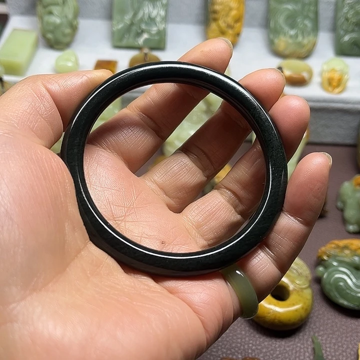 岫岩河磨玉（透闪石质玉）未镶嵌颈饰