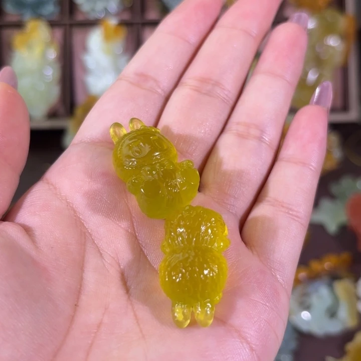 未镶嵌蛇纹石玉颈饰安*?