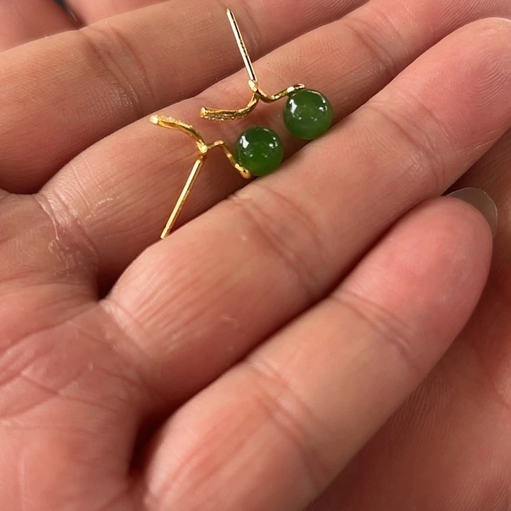 和田玉未镶嵌颈饰耳钉