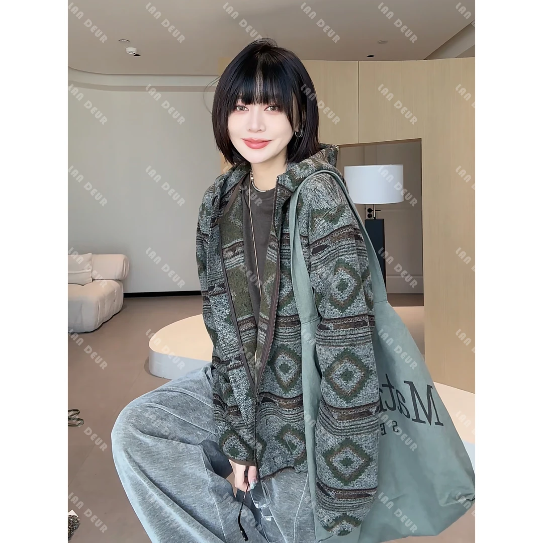 JIUJIU【高智秀场】时尚百搭休闲复古连帽宽松秋冬针织开衫女