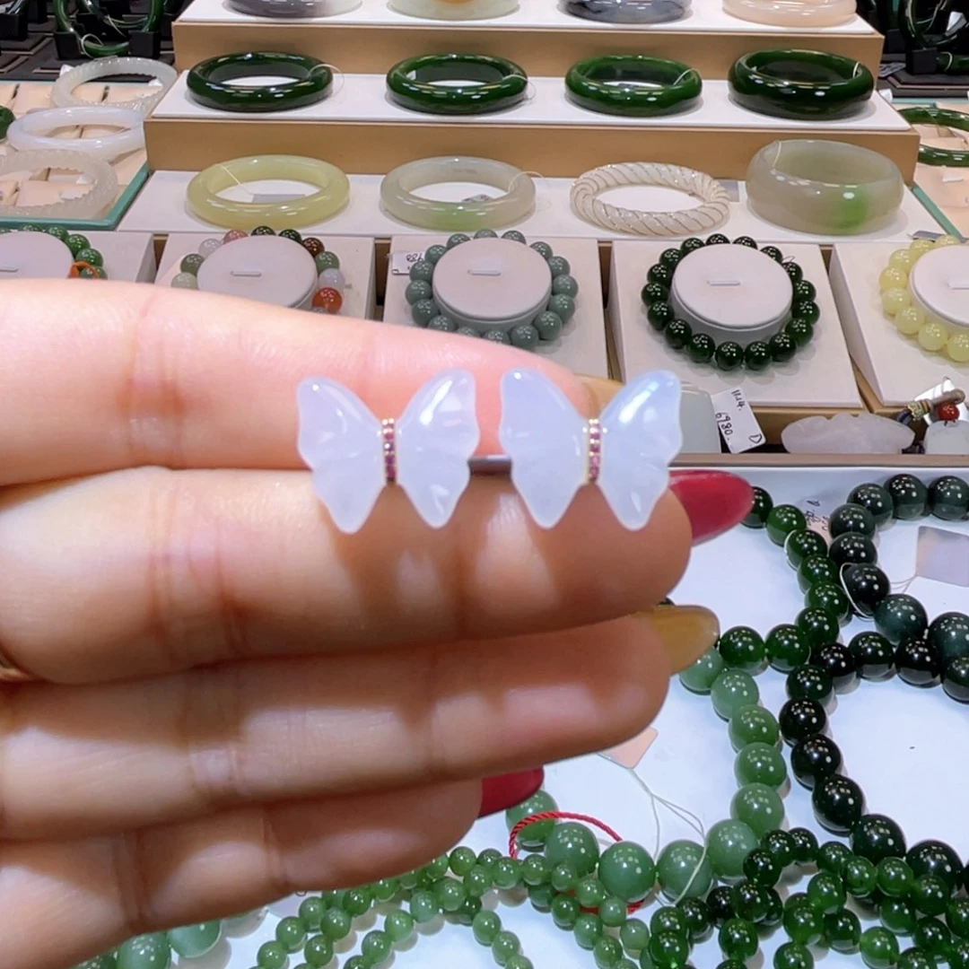 和田玉18K金镶嵌颈饰高品白玉耳钉