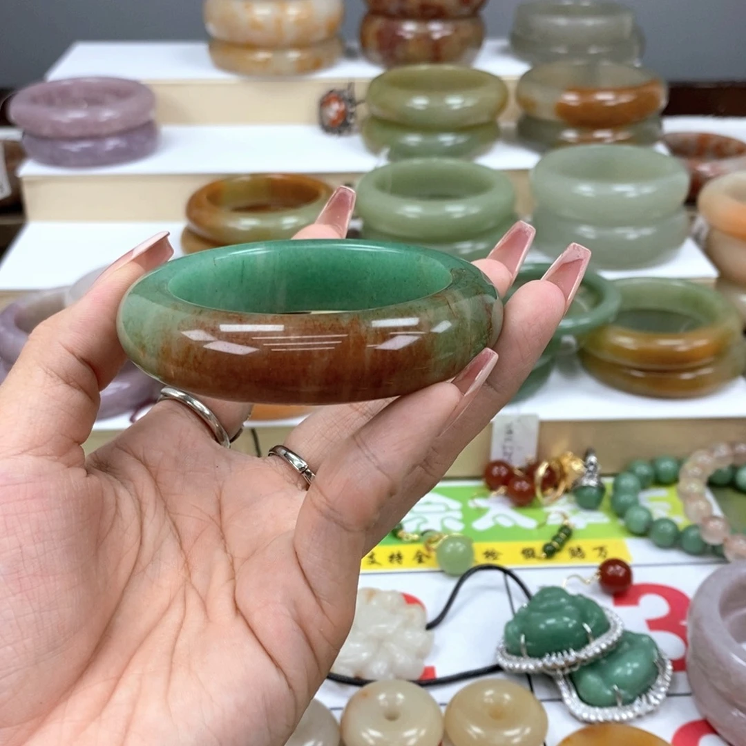 石英质玉手镯未镶嵌皮****飞