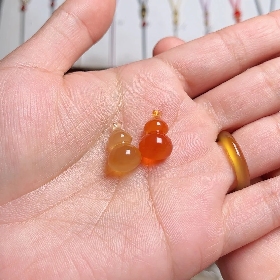 玛瑙/玉髓颈饰未镶嵌皮****?