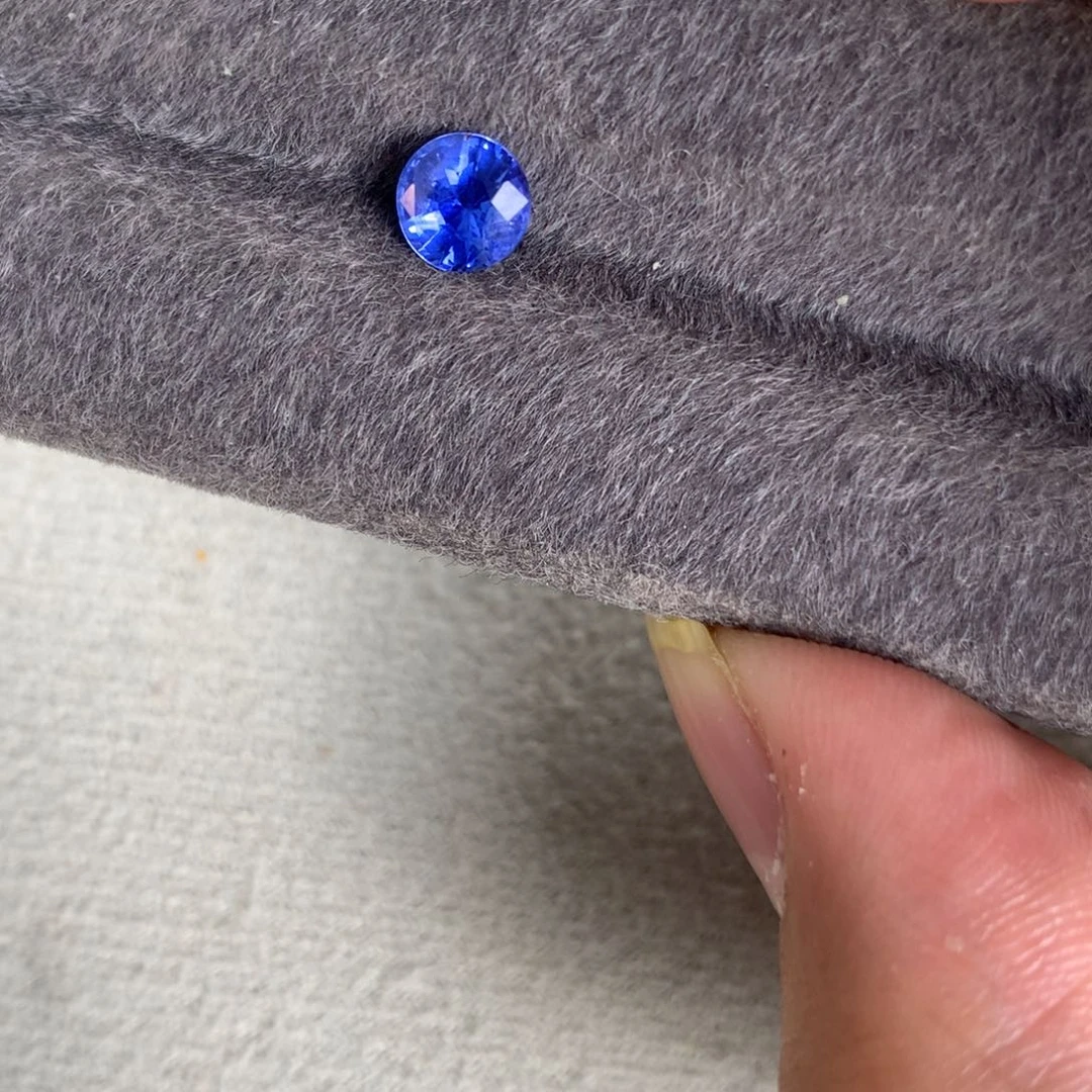 蓝宝石裸石1.1卡 无烧 矢车菊