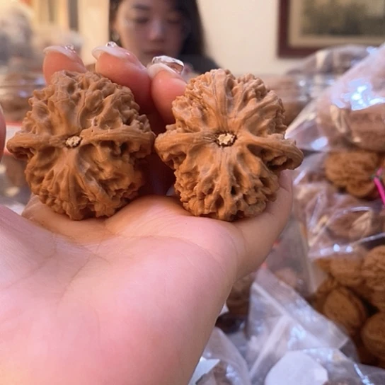 文玩核桃吊坠边42肚43苹果园