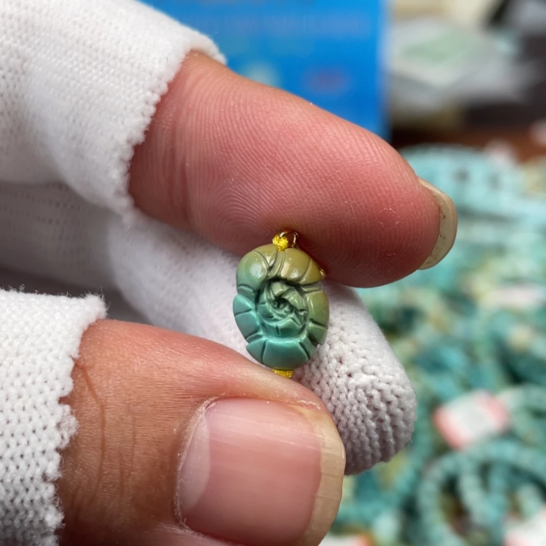 绿松石未镶嵌挂件