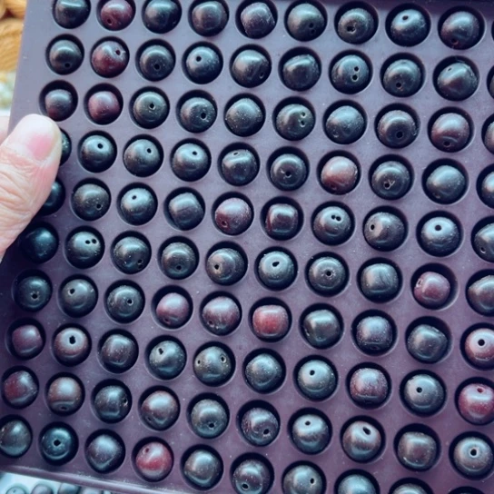 白玉菩提吊坠瑕疵10黑加仑桶珠200颗