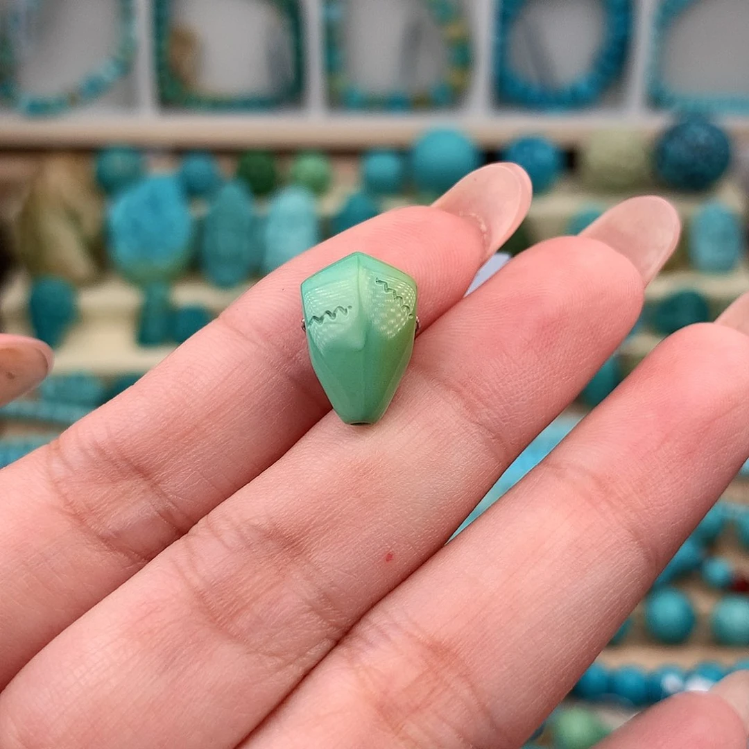 未镶嵌绿松石珠宝奇石