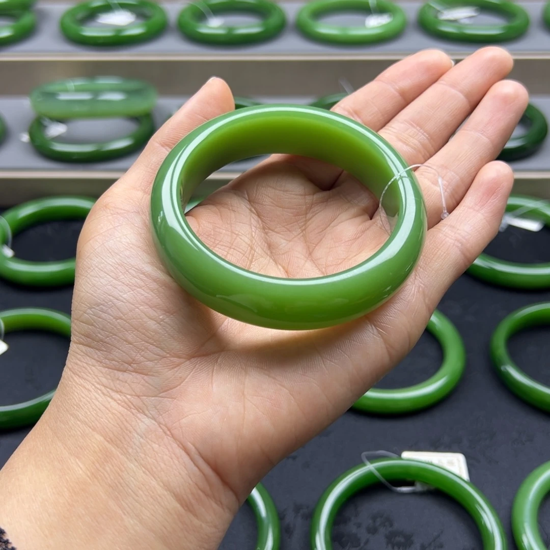 和田玉（碧玉）未镶嵌手镯