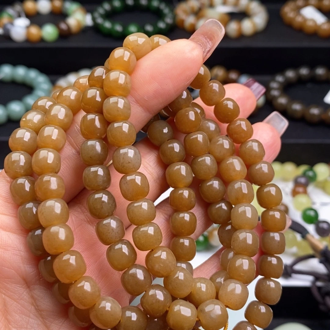 乌***后和田玉未镶嵌手串