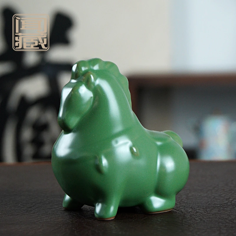 小绿马茶宠桌面摆件