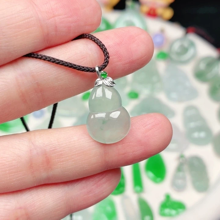 颈饰18K金镶嵌翡翠缅甸天然A货翡翠