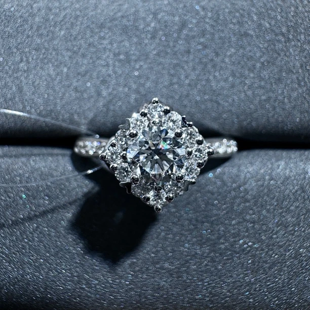 18K金·天然钻石镶嵌·灿若星辰戒指-14圈 DS25020016