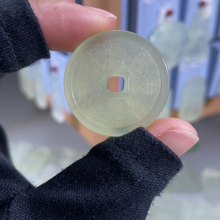 岫玉未镶嵌颈饰吊坠