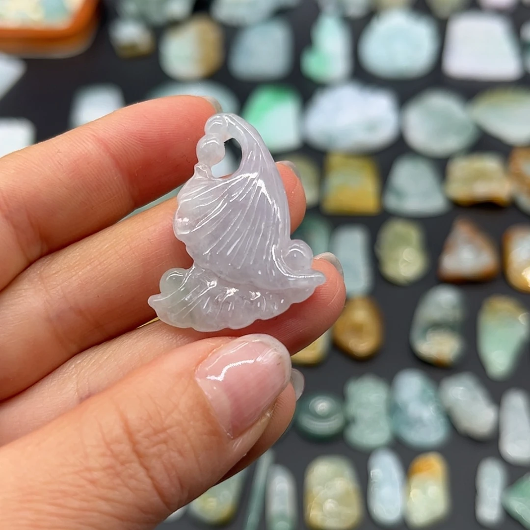【闪购商品】翡翠颈饰未镶嵌银杏叶
