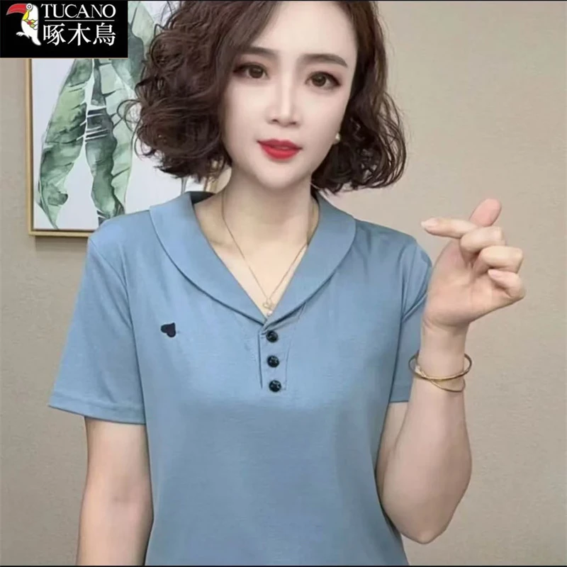 啄木鸟夏季薄款通勤T恤女士减龄2025年新款修身刺绣翻领短袖上衣