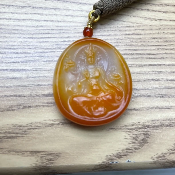 石包沁色观音手把把玩件D2