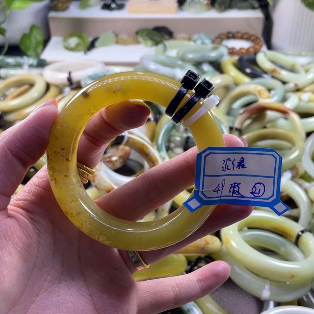 淼***鑫蛇纹石玉未镶嵌手镯
