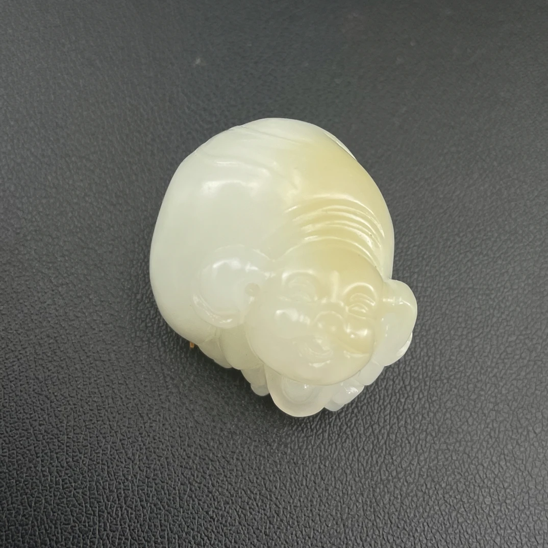 和田玉糖白招财进宝福猪吊坠（11）