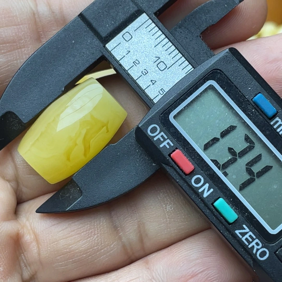 蜜蜡颈饰未镶嵌3*2蜜蜡桶珠