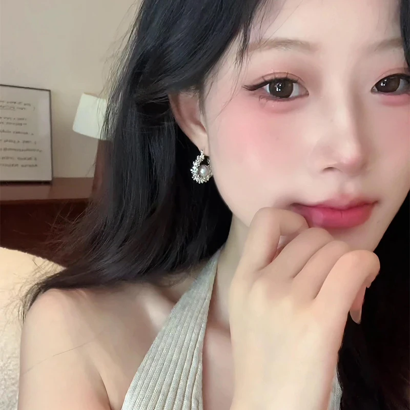 铜合金耳饰 碎银珍珠环绕耳钩 优雅浪漫银质耳环新款耳饰