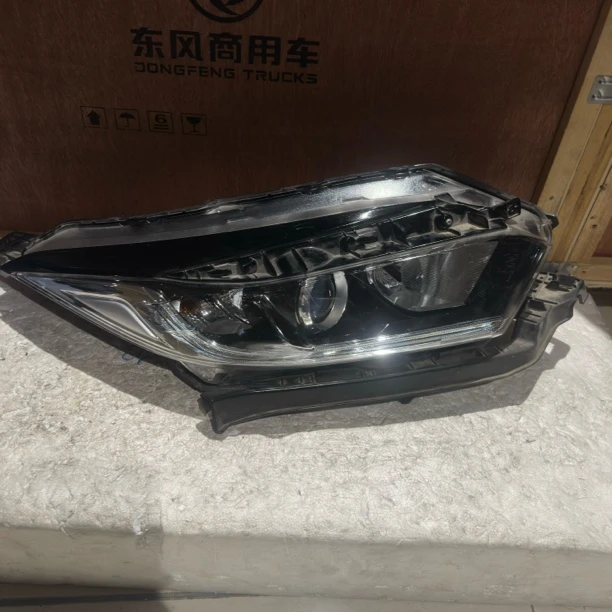 本田缤智原装右前大灯