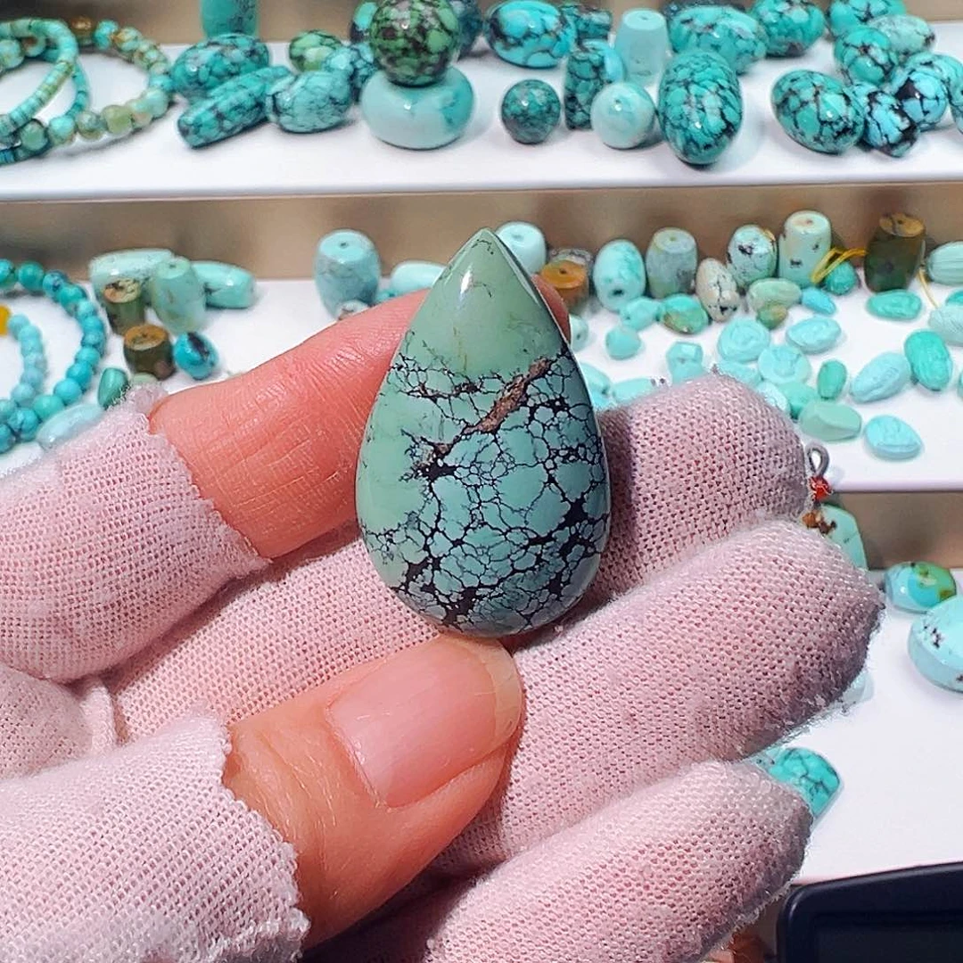 绿松石水滴未镶嵌