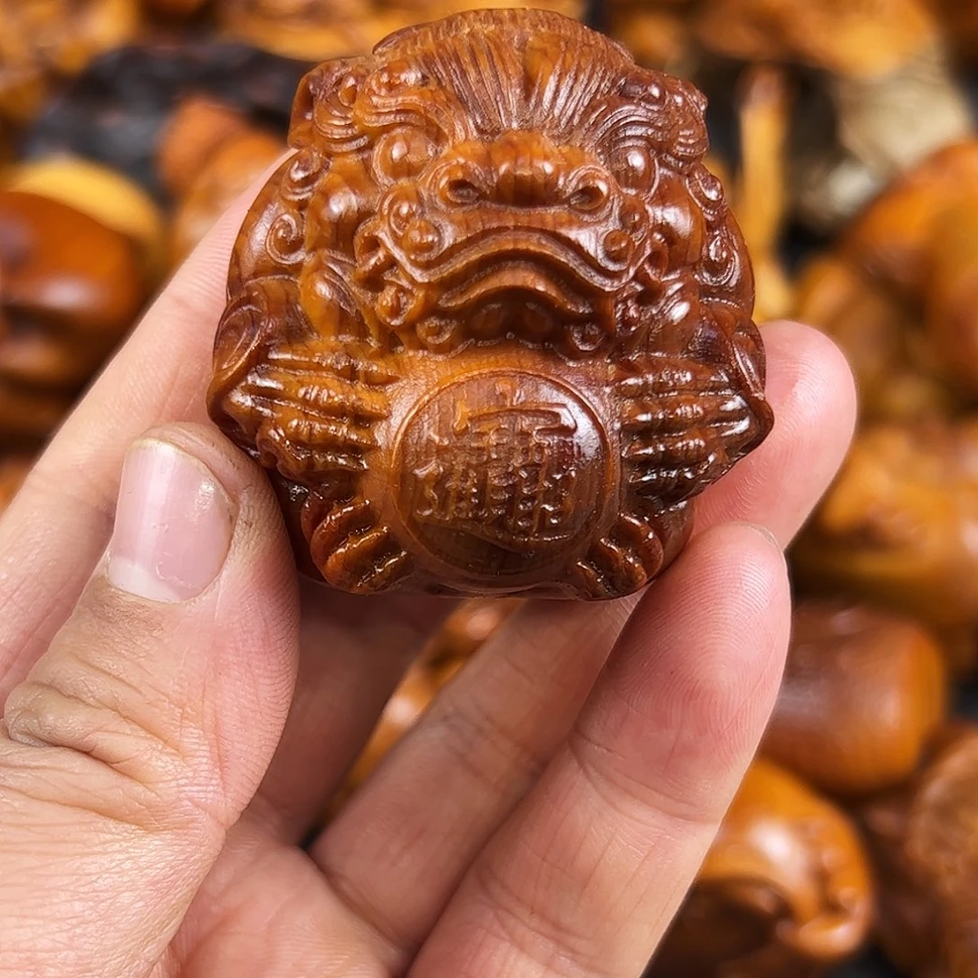 柏木太行崖柏塘心玉化手把件