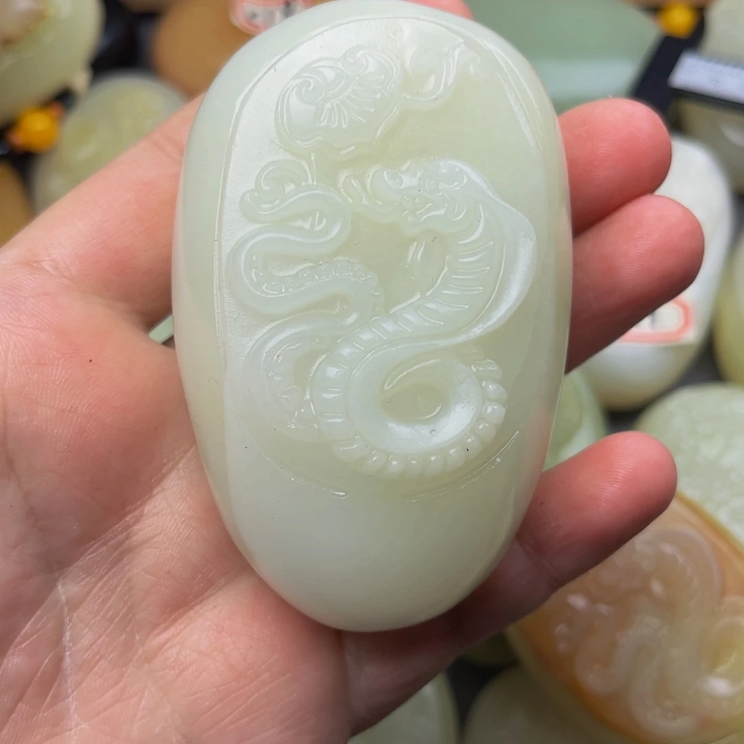 赵***勇石材方解石手把件蛇