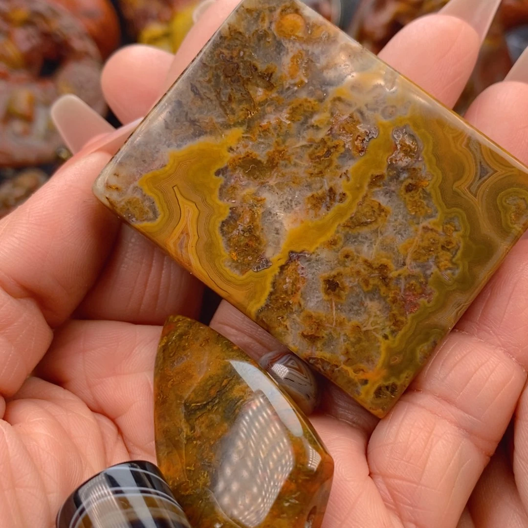 玛瑙/玉髓颈饰未镶嵌