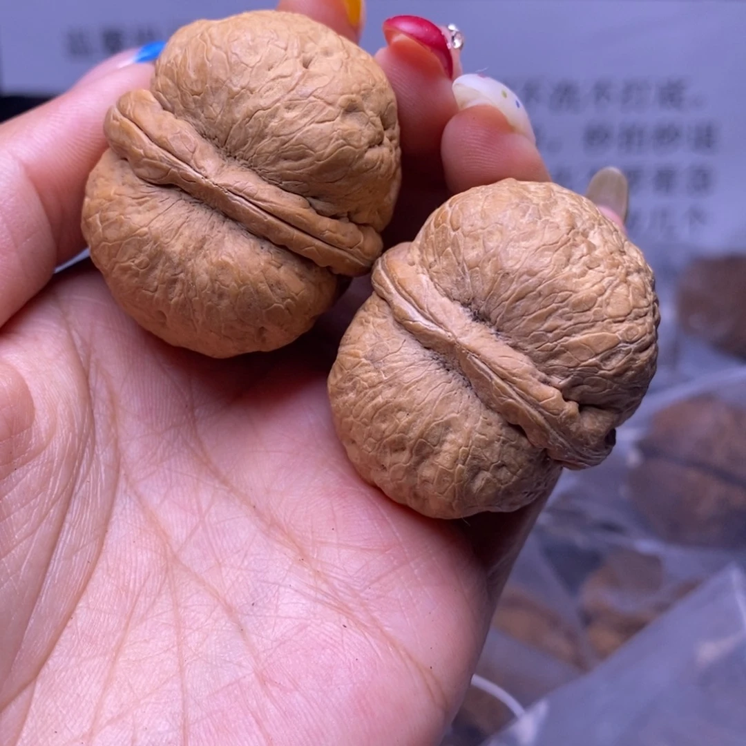 郁***离文玩核桃把件云南野生铁核桃22号41mm