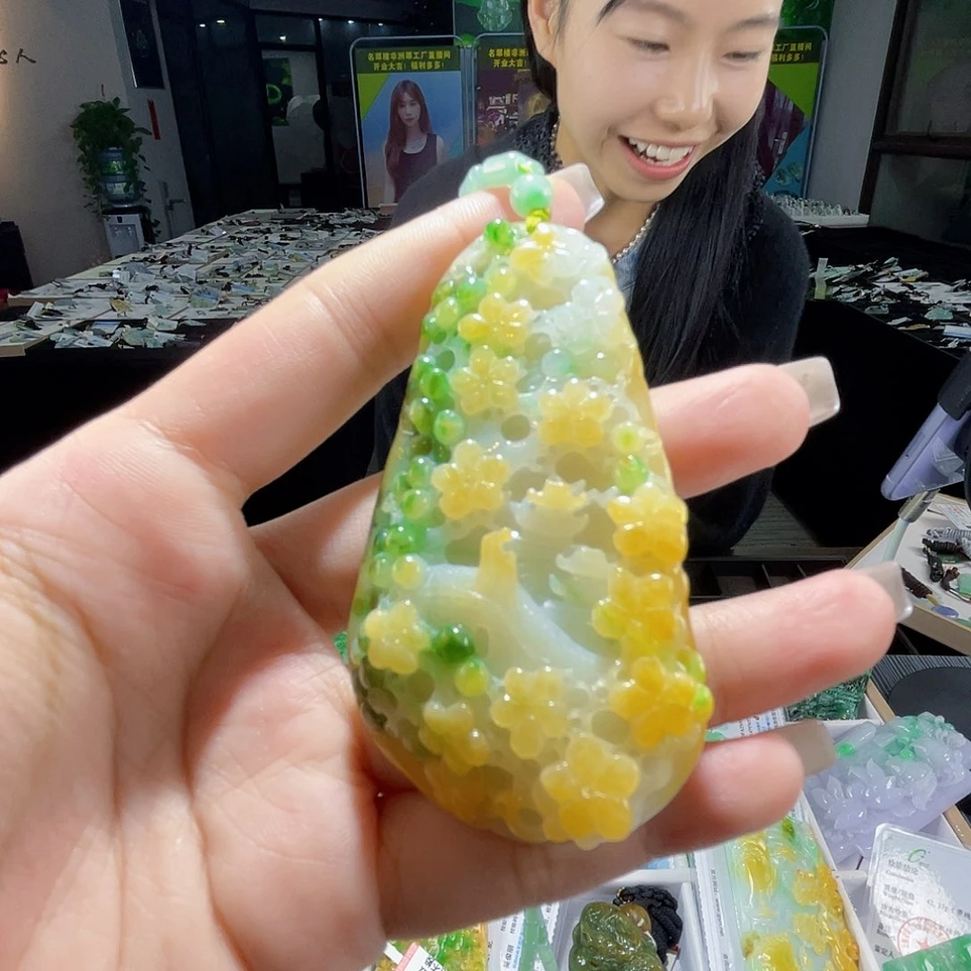 颈饰未镶嵌翡翠一个