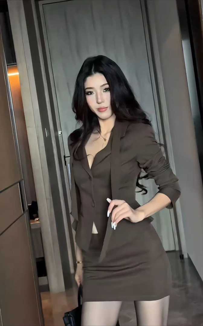 海妖风职场高级感西装上衣女早秋气质包臀半身裙套装