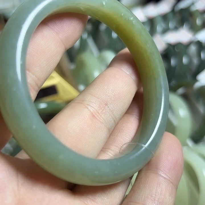 和田玉（糖玉）手镯未镶嵌敏*