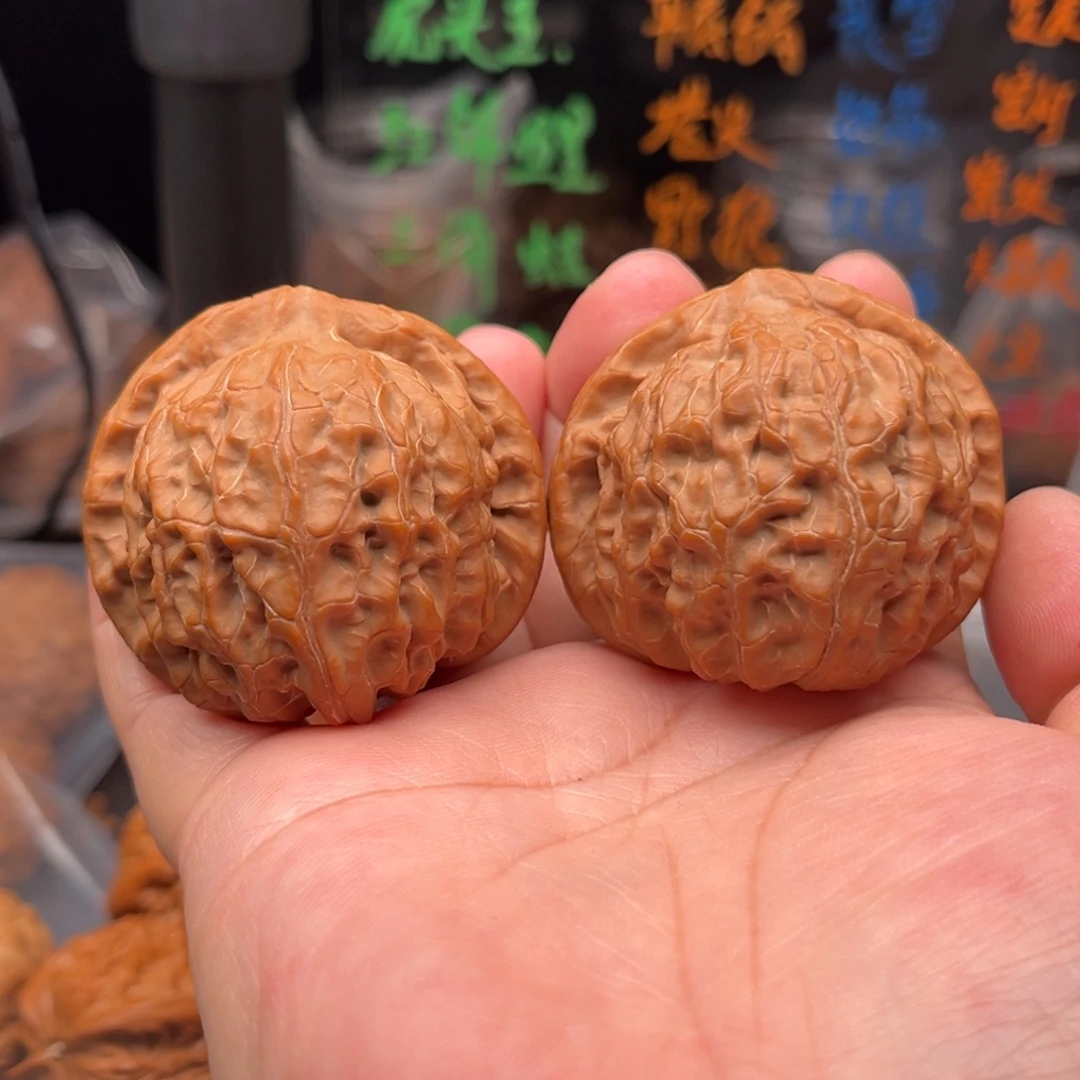 文玩核桃吊坠金麒麟