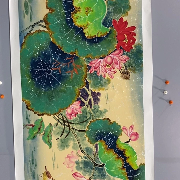 手绘作品等多种形式进行
