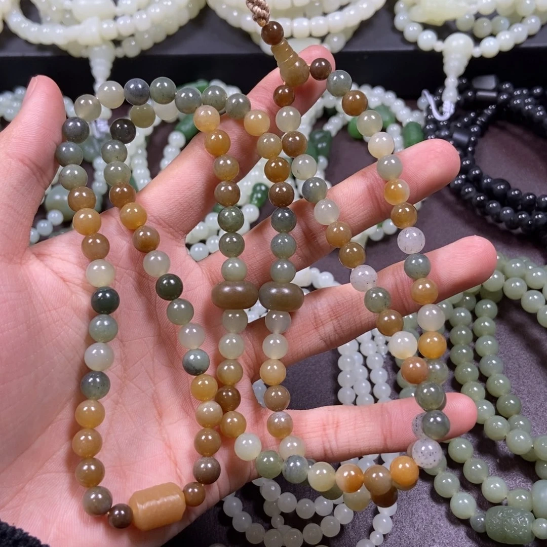 和田玉未镶嵌把件