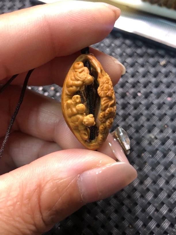 核舟记橄榄核雕刻