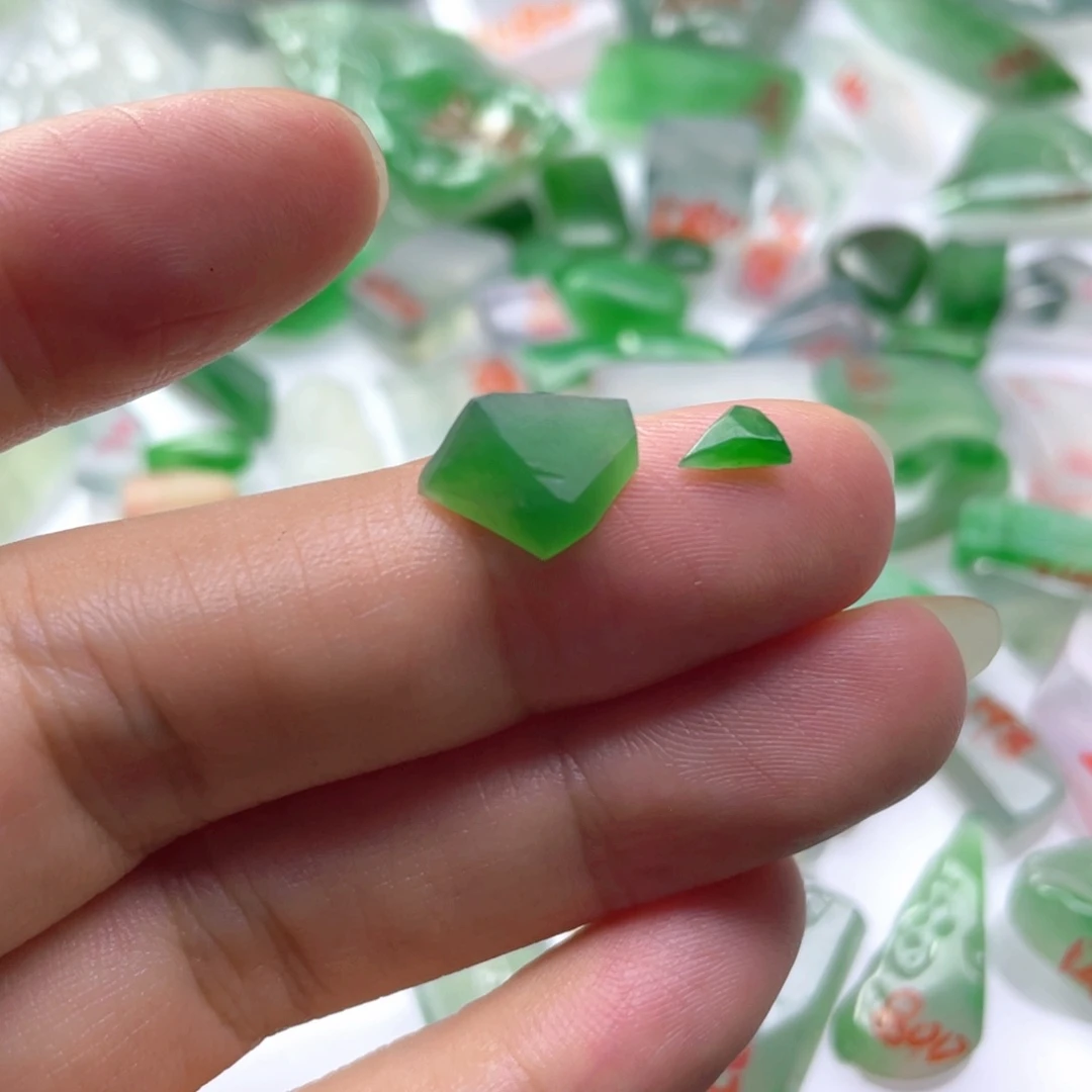 l***乐未镶嵌定制翡翠天然缅甸翡翠