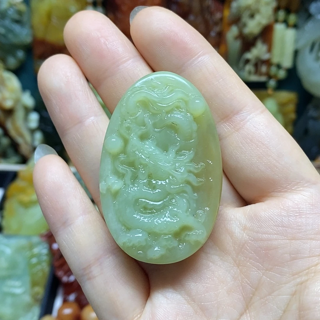 岫玉未镶嵌吊坠(赠链)