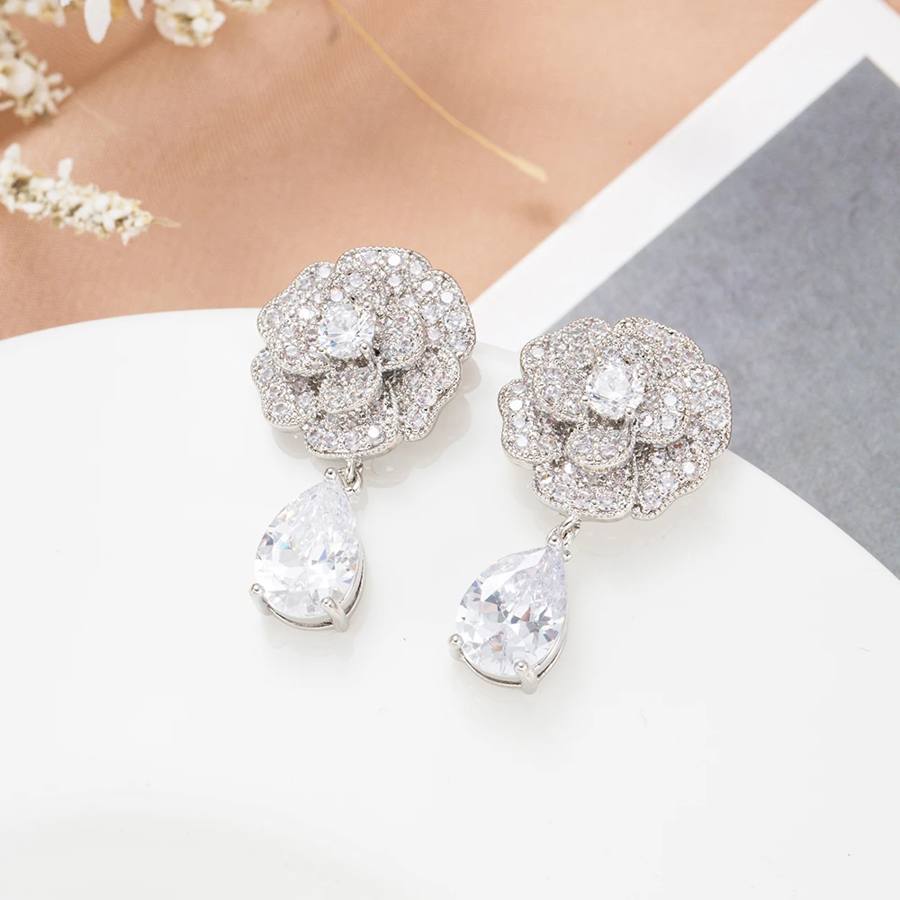 小众设计感名媛气质潮锆石镶嵌高级感山茶花