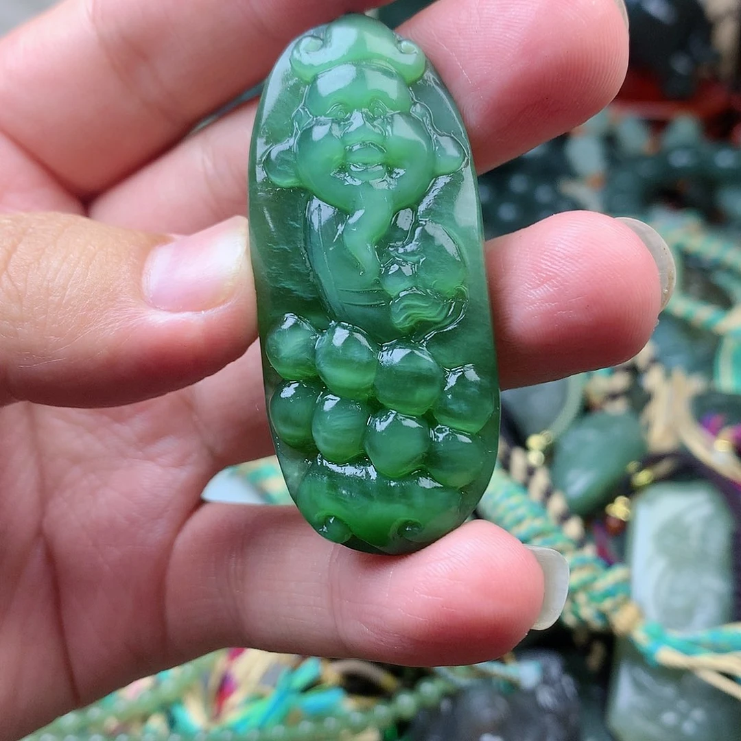 和田玉未镶嵌颈饰海*