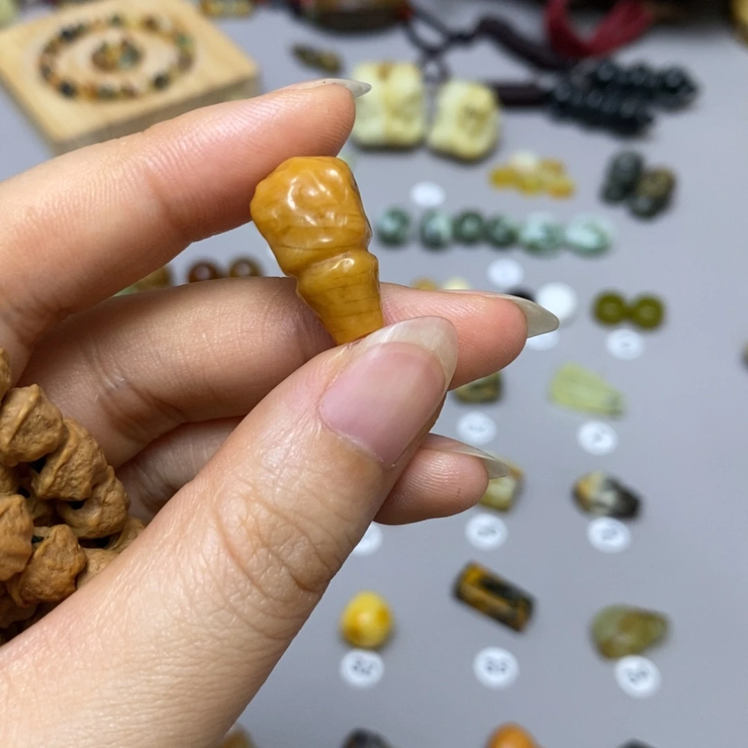 蛇纹石玉合金配饰阿***歌