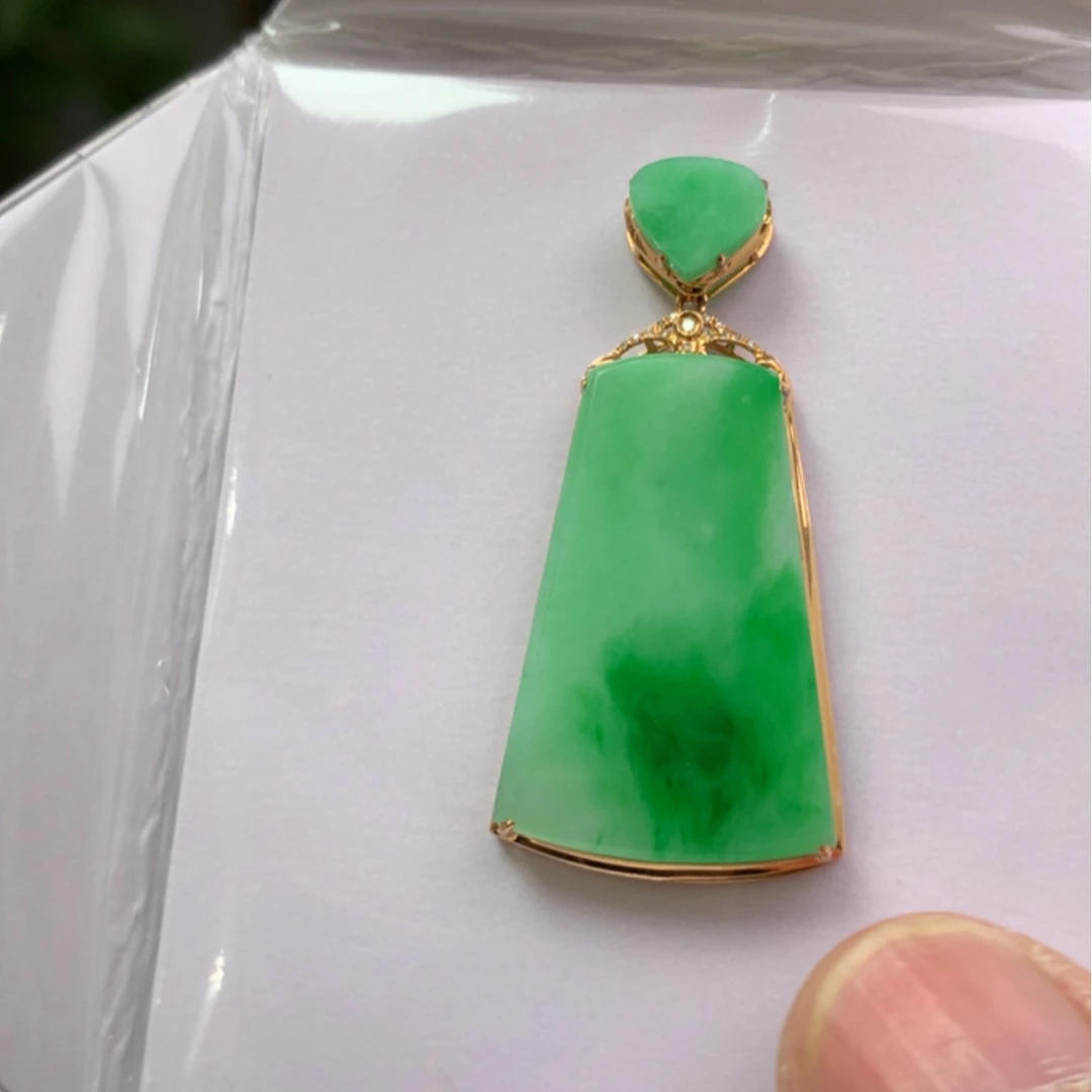 【闪购商品】翡翠颈饰18K金镶嵌翡翠