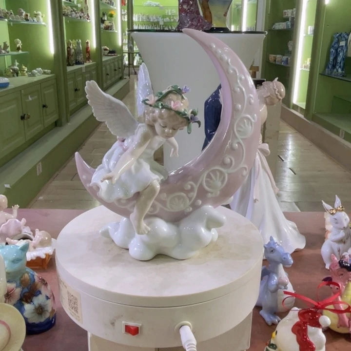 20cm尊匠瓷偶一个