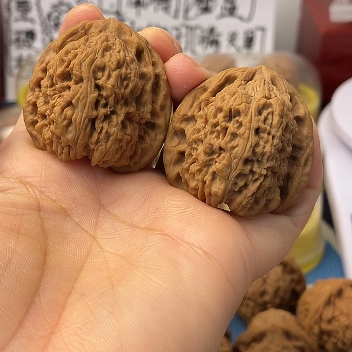 空***白桃核吊坠南疆石……